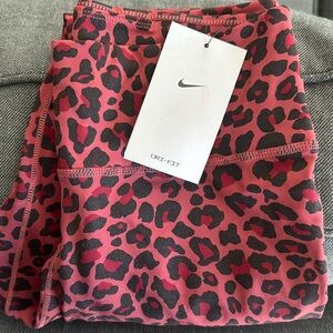 NIKE Dri-Fit Women’s Training Leggings NWT Size S Small